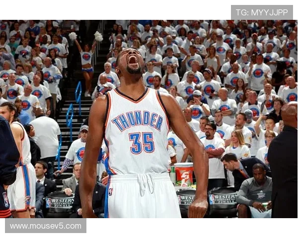 巴恩斯瓦塞尔三记三分火力全开 马刺一举领先雷霆13分迫使暂停